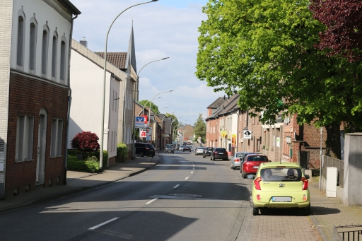 Lindener Straße in Linden viewing direction Weiden