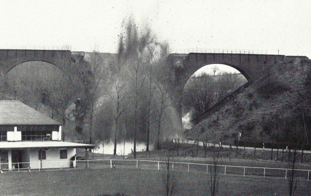 Abriss der Viadukts an Teuterhof 1967